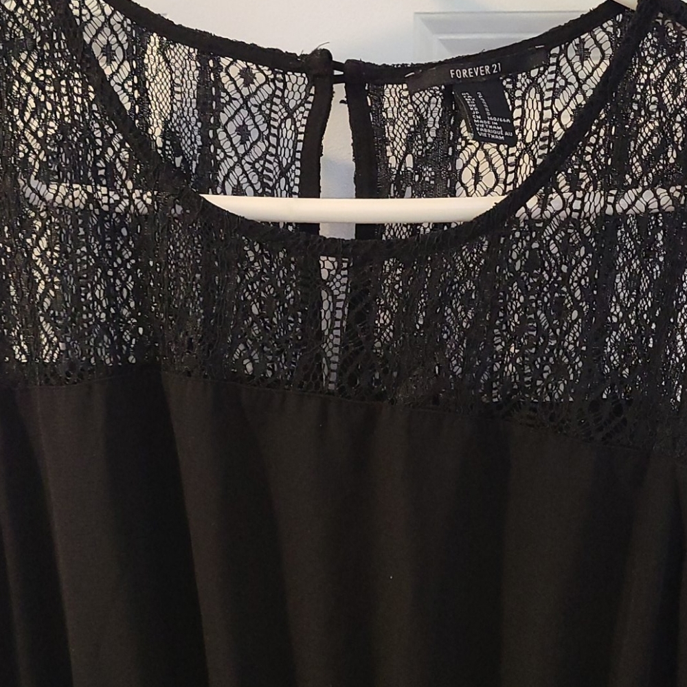 Beautiful romper - Picture 2 of 8